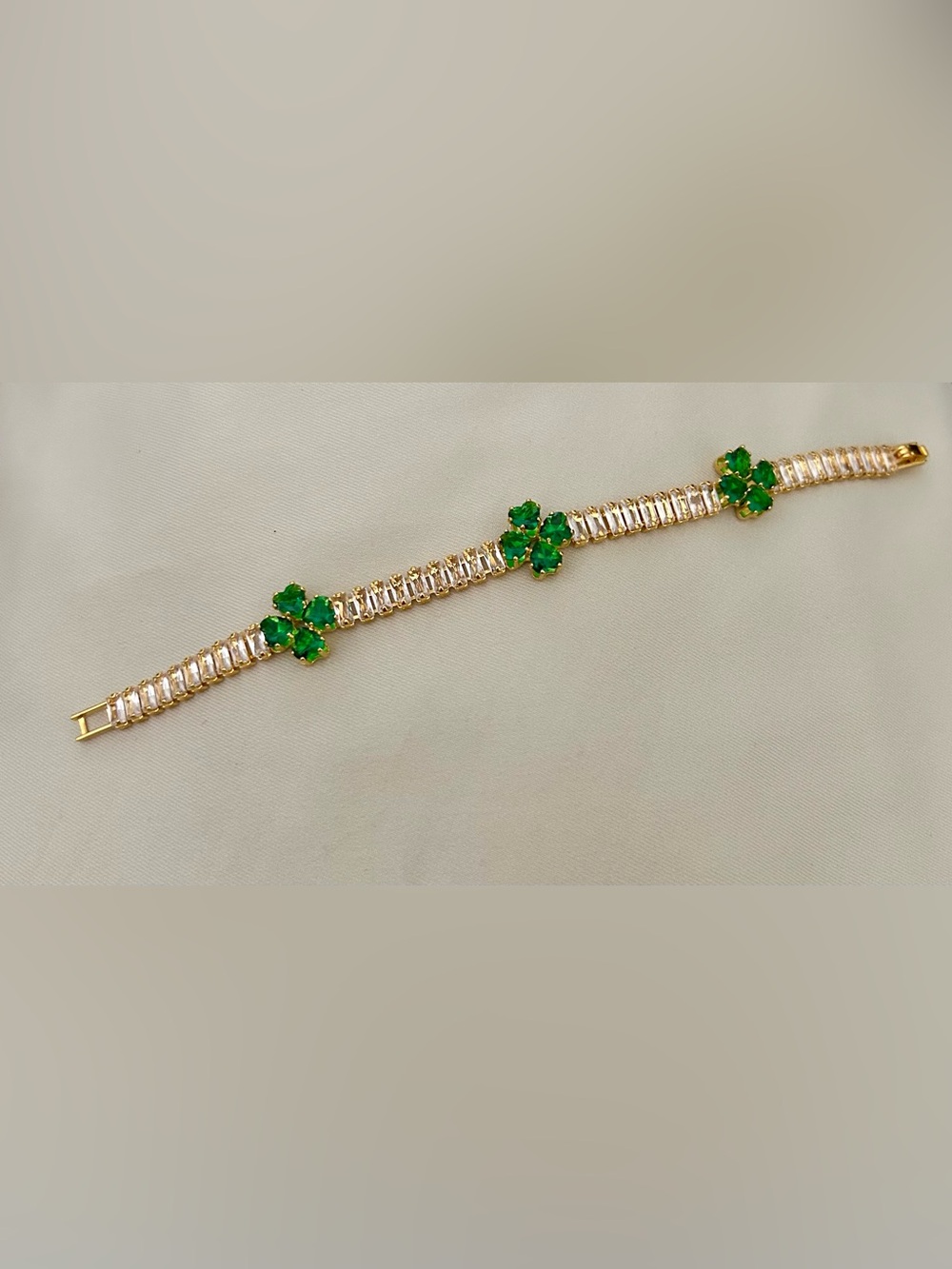 4 Leaf Clover Bracelet w/Clear baguette stones - approx 6”